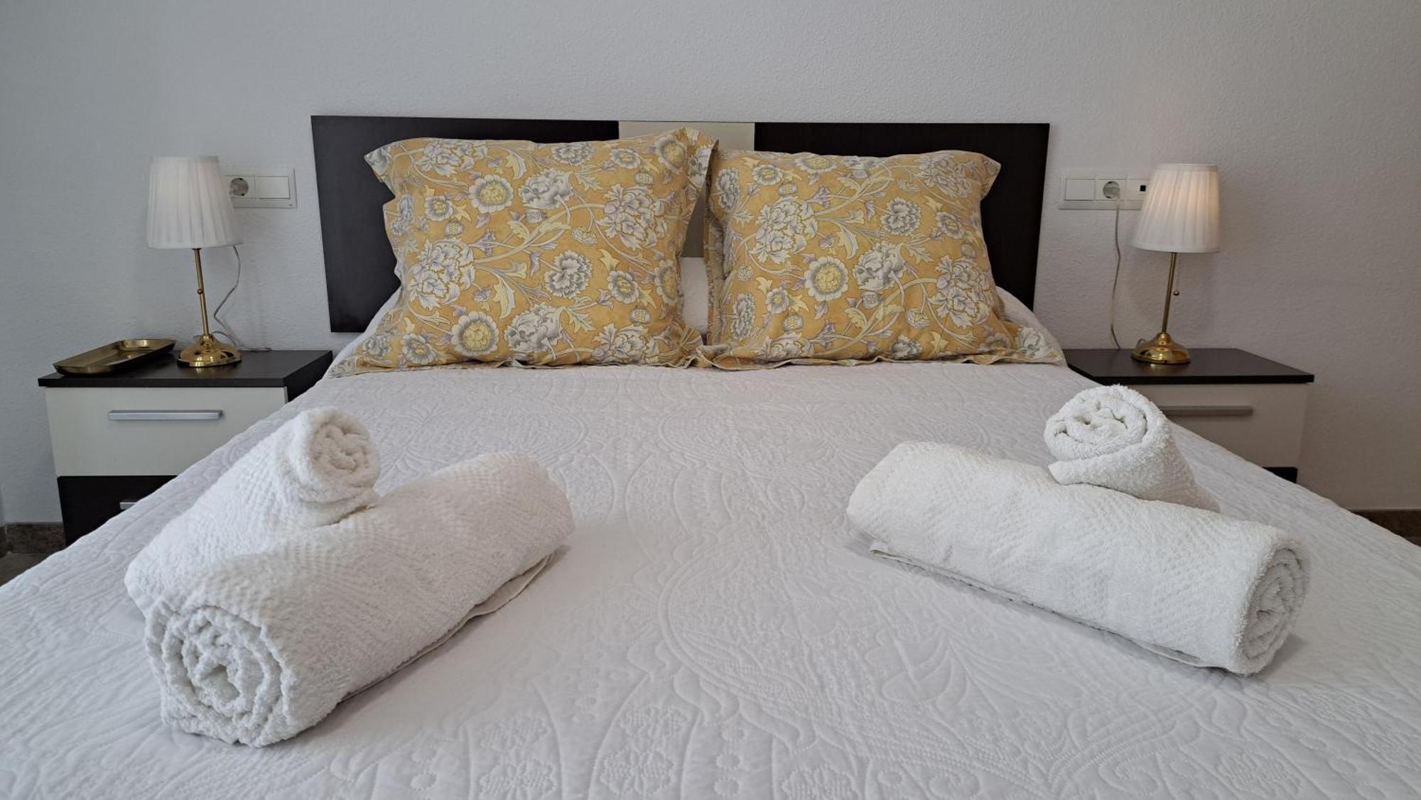 Apartamentos Maria Cristina Con Parking Gratis コルドバ エクステリア 写真