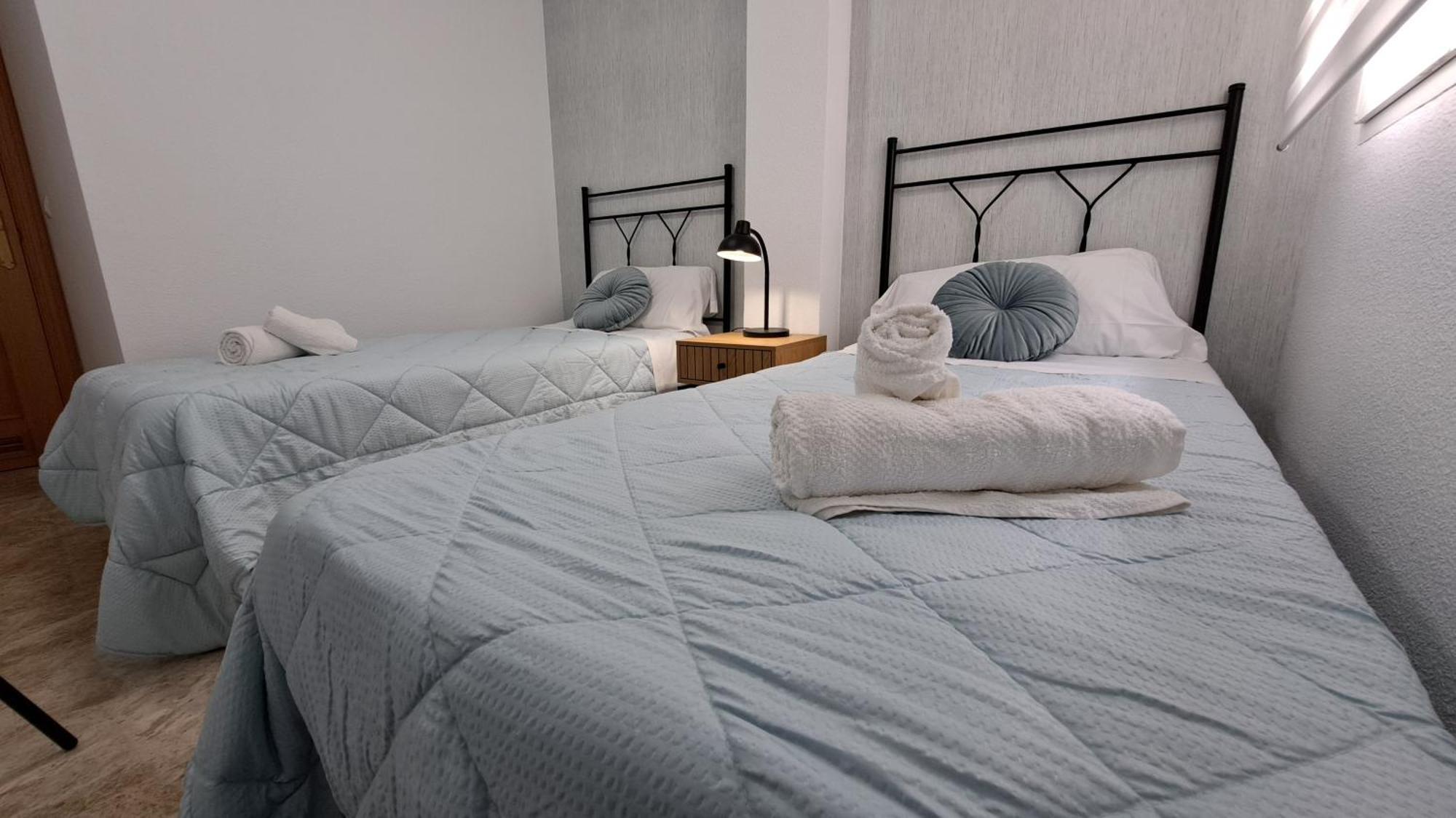 Apartamentos Maria Cristina Con Parking Gratis コルドバ エクステリア 写真